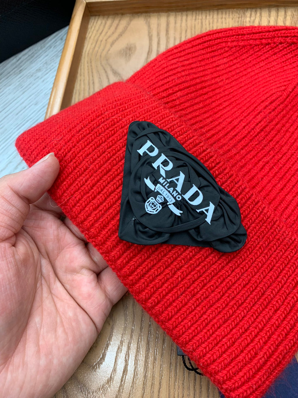 BEANIE HAT IN CHERRY RED WOOL 431358