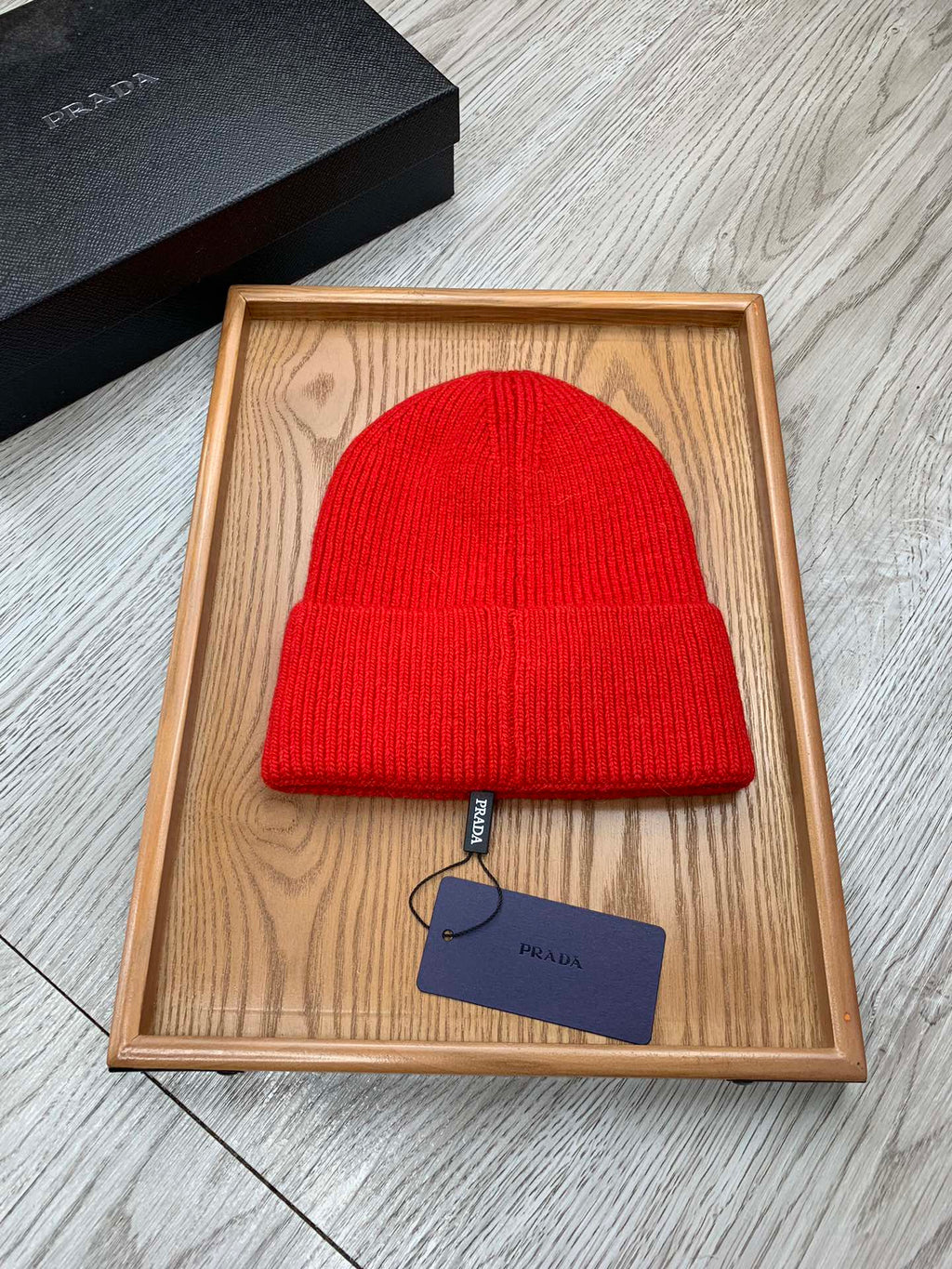 BEANIE HAT IN CHERRY RED WOOL 431358