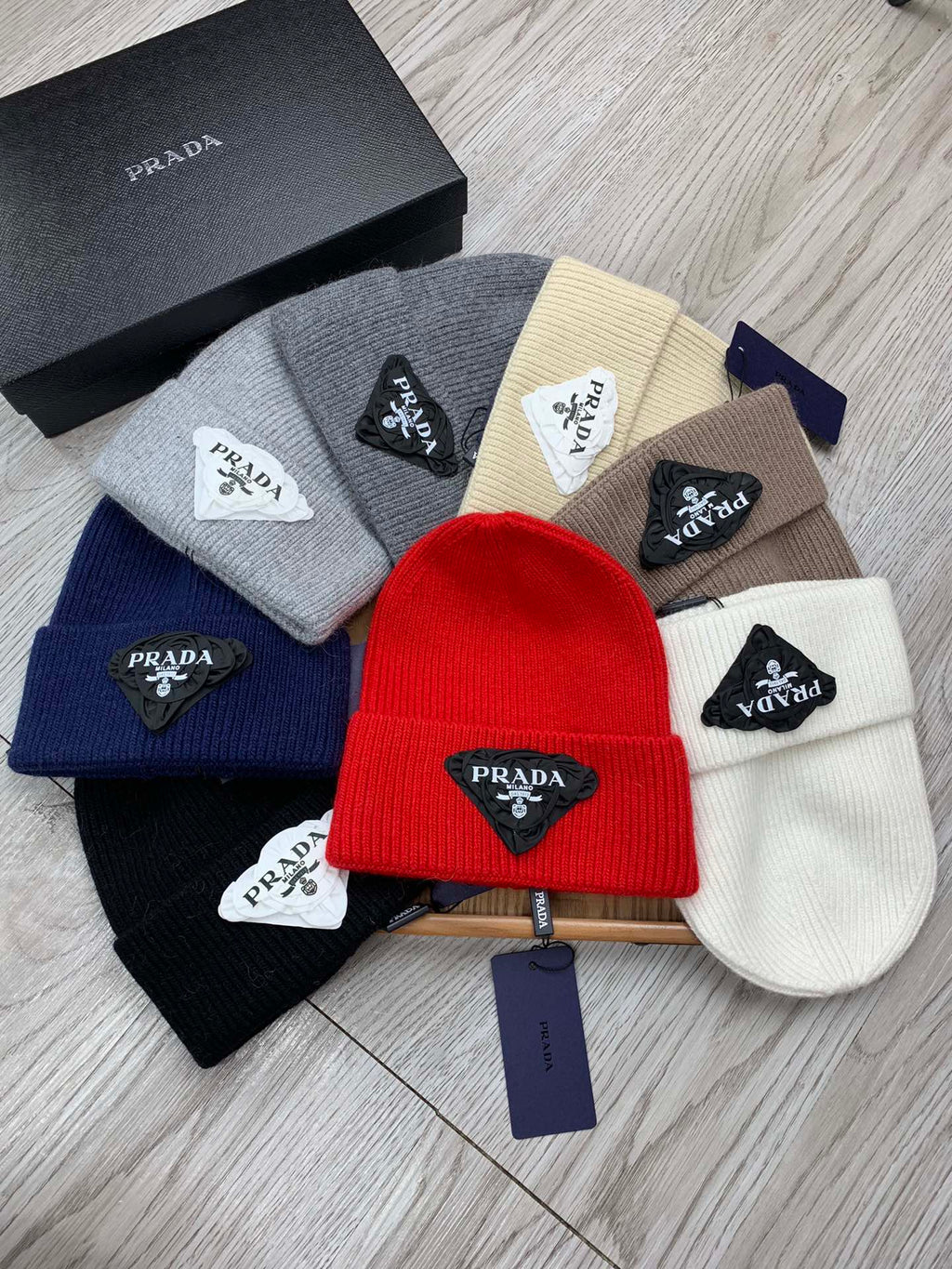 BEANIE HAT IN BLACK WOOL 431357