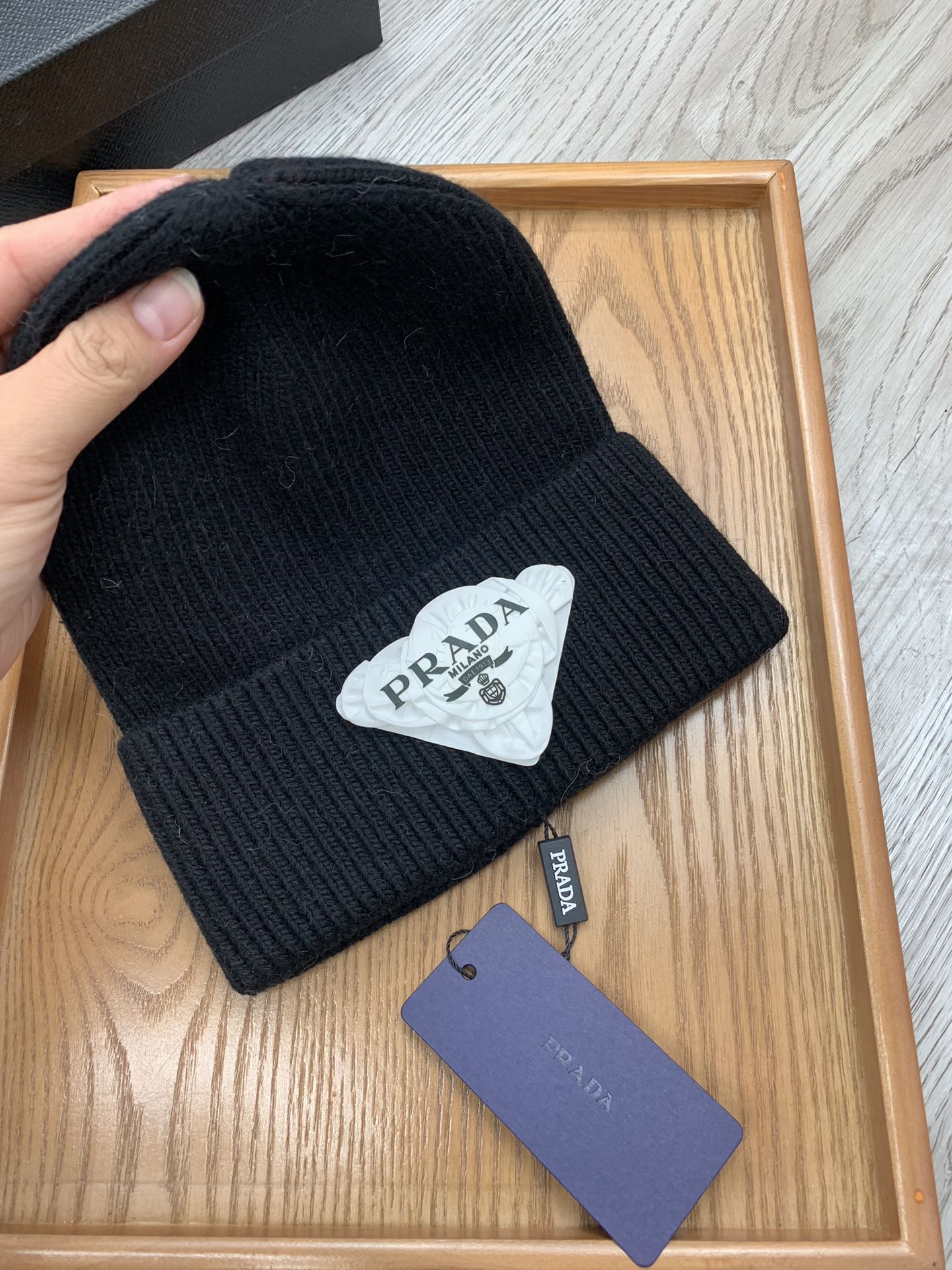 BEANIE HAT IN BLACK WOOL 431357