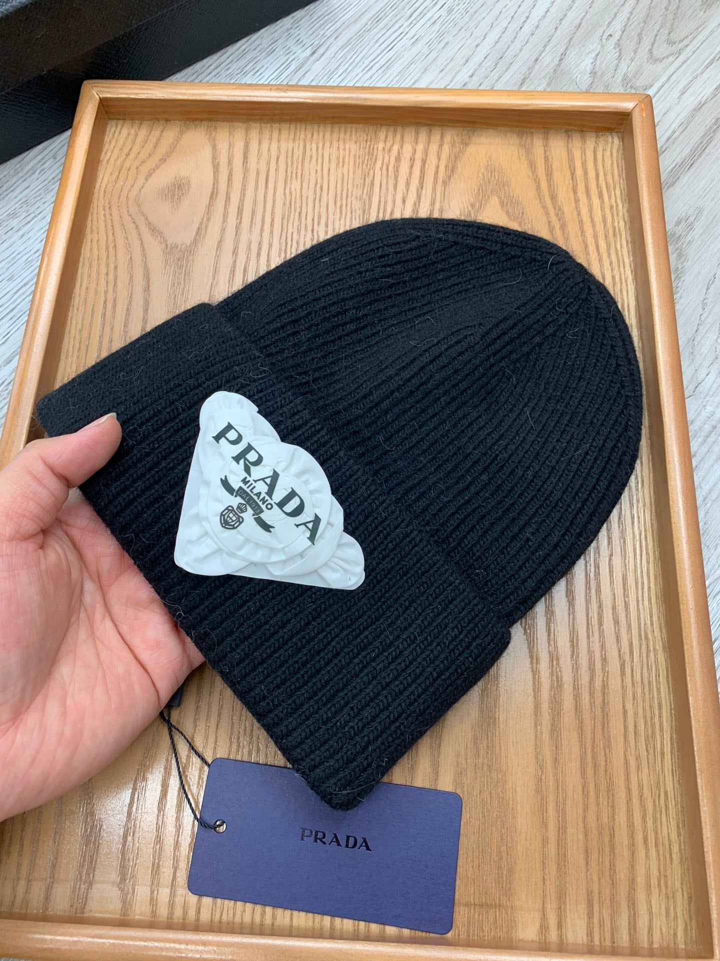 BEANIE HAT IN BLACK WOOL 431357