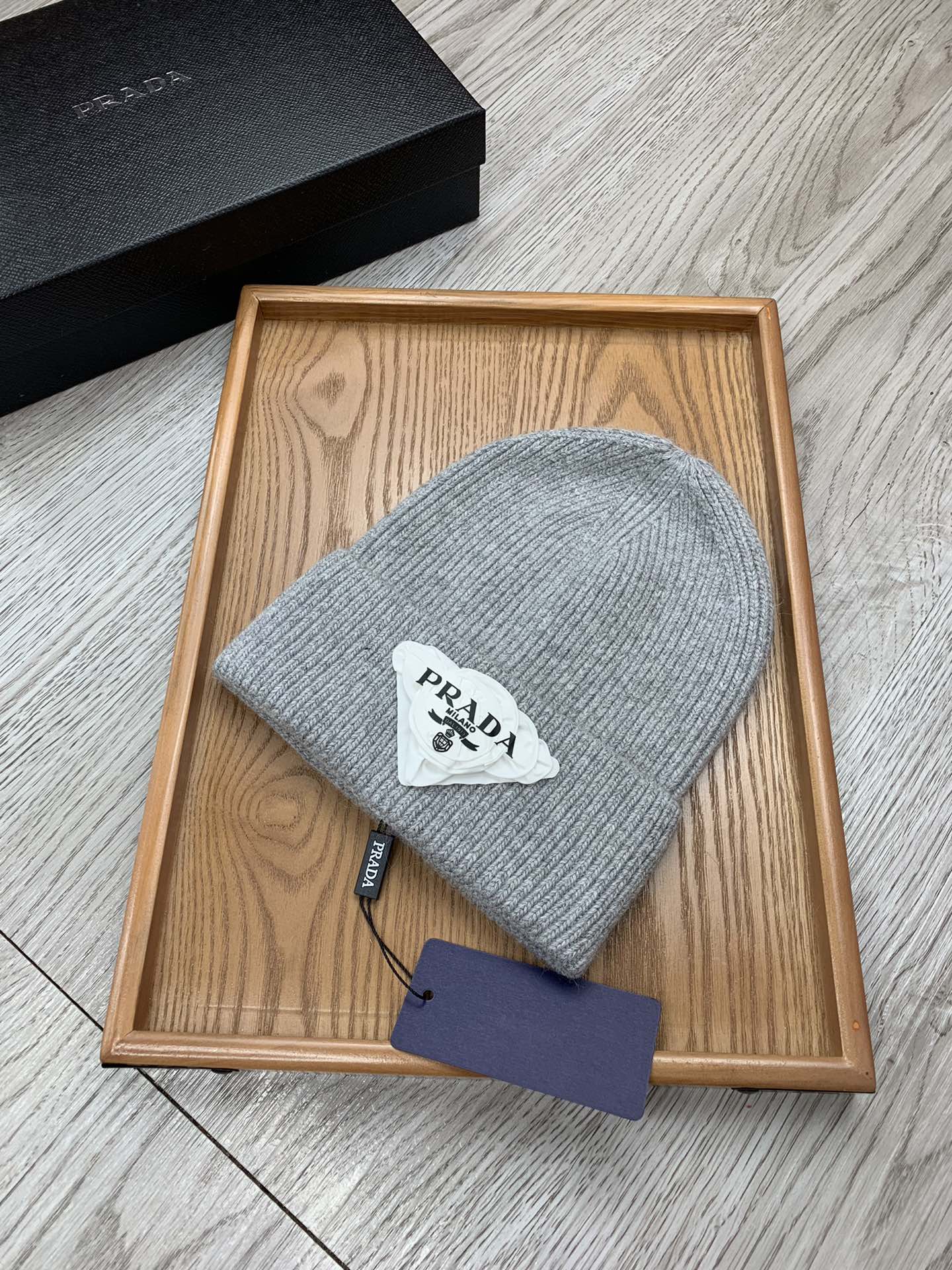BEANIE HAT IN PALE GRAY WOOL 431360