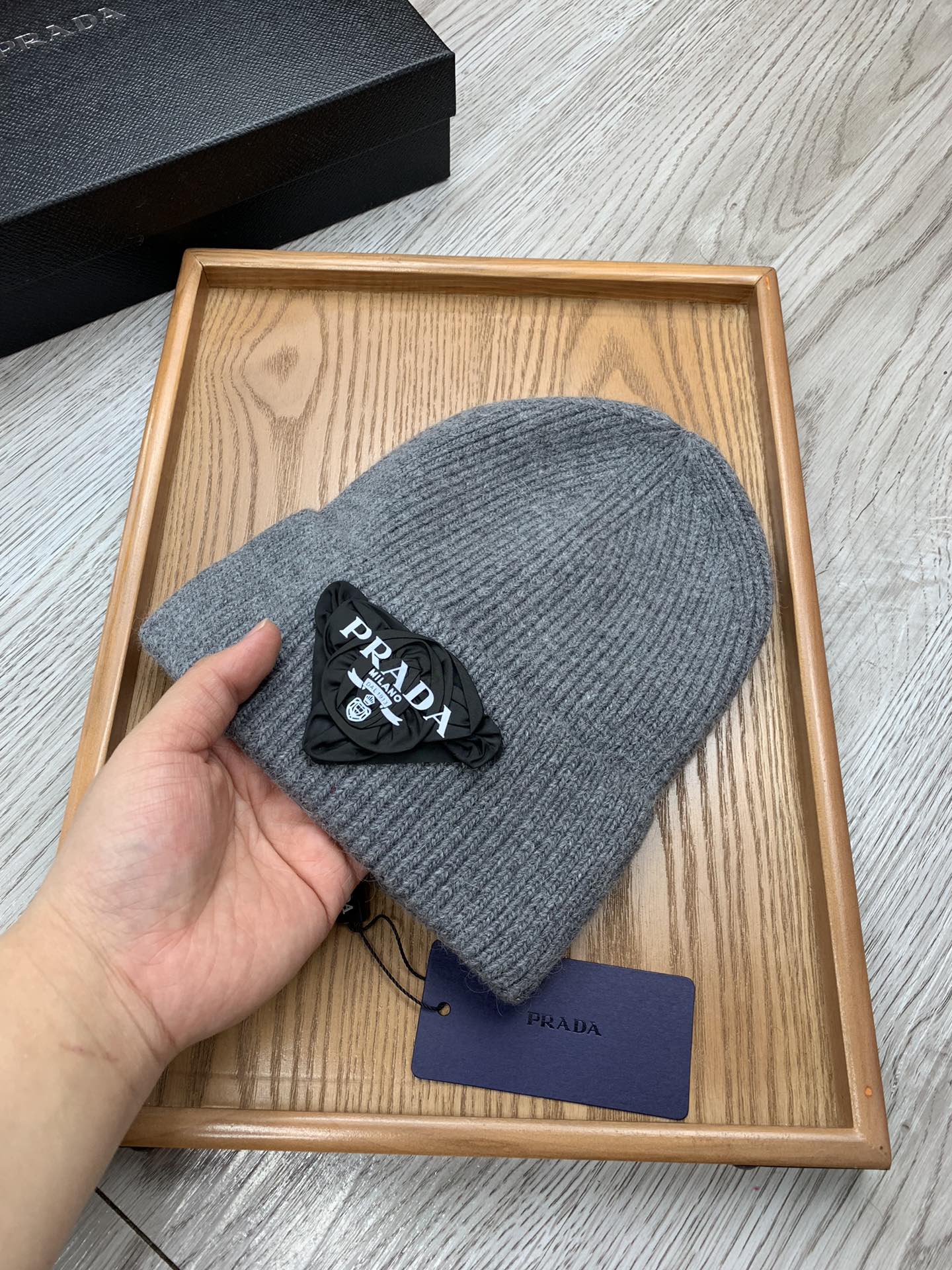 BEANIE HAT IN RHINO GRAY WOOL 431361