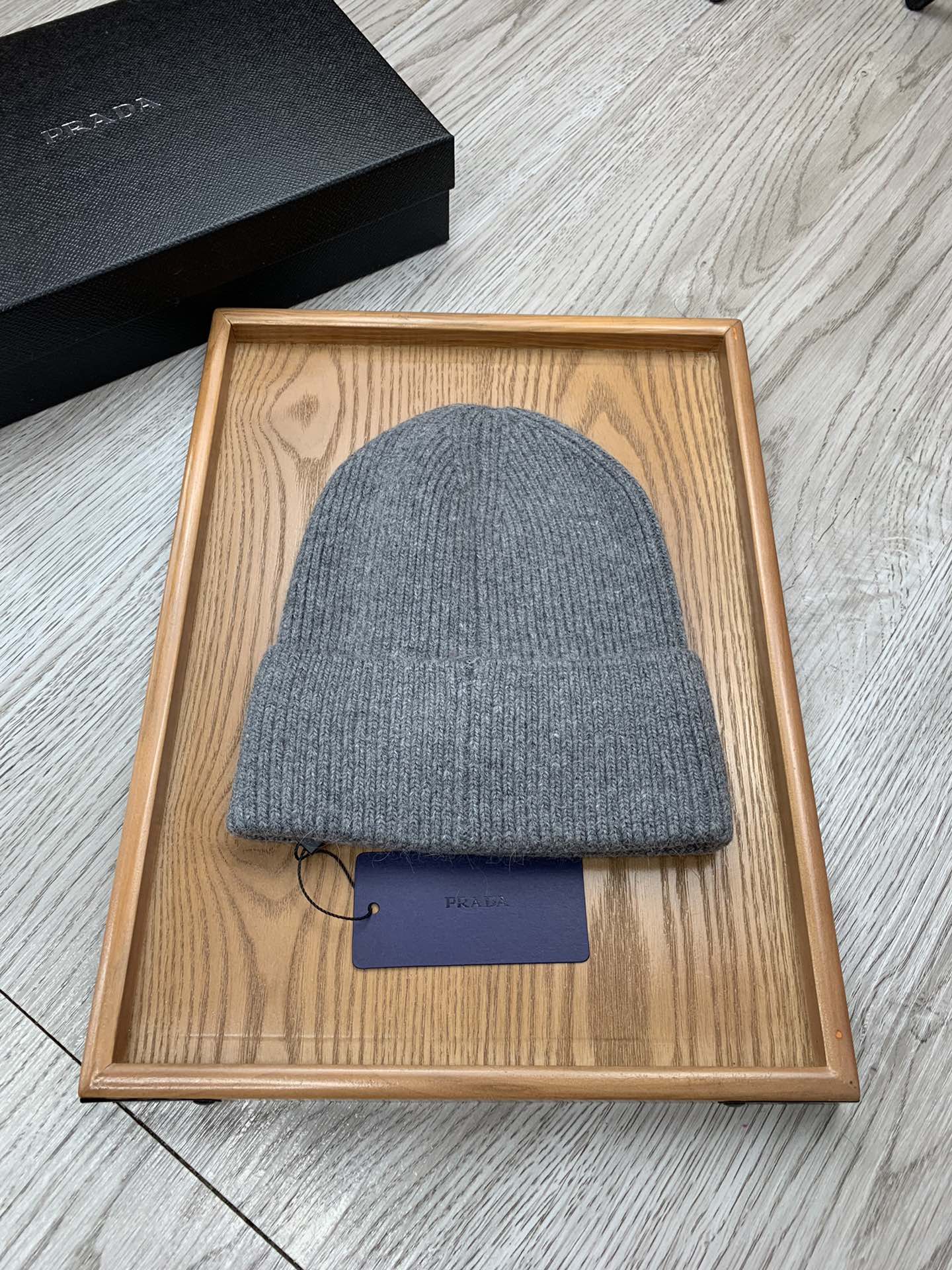 BEANIE HAT IN RHINO GRAY WOOL 431361