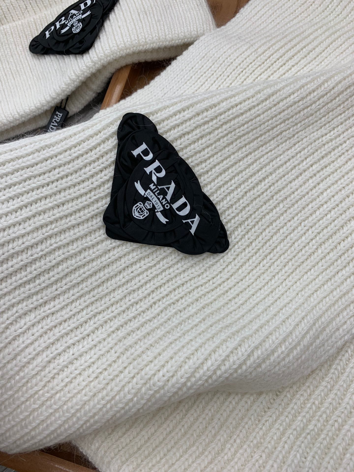 SET SCARF AND HAT IN WHITE WOOL AND RABBIT FUR 386079