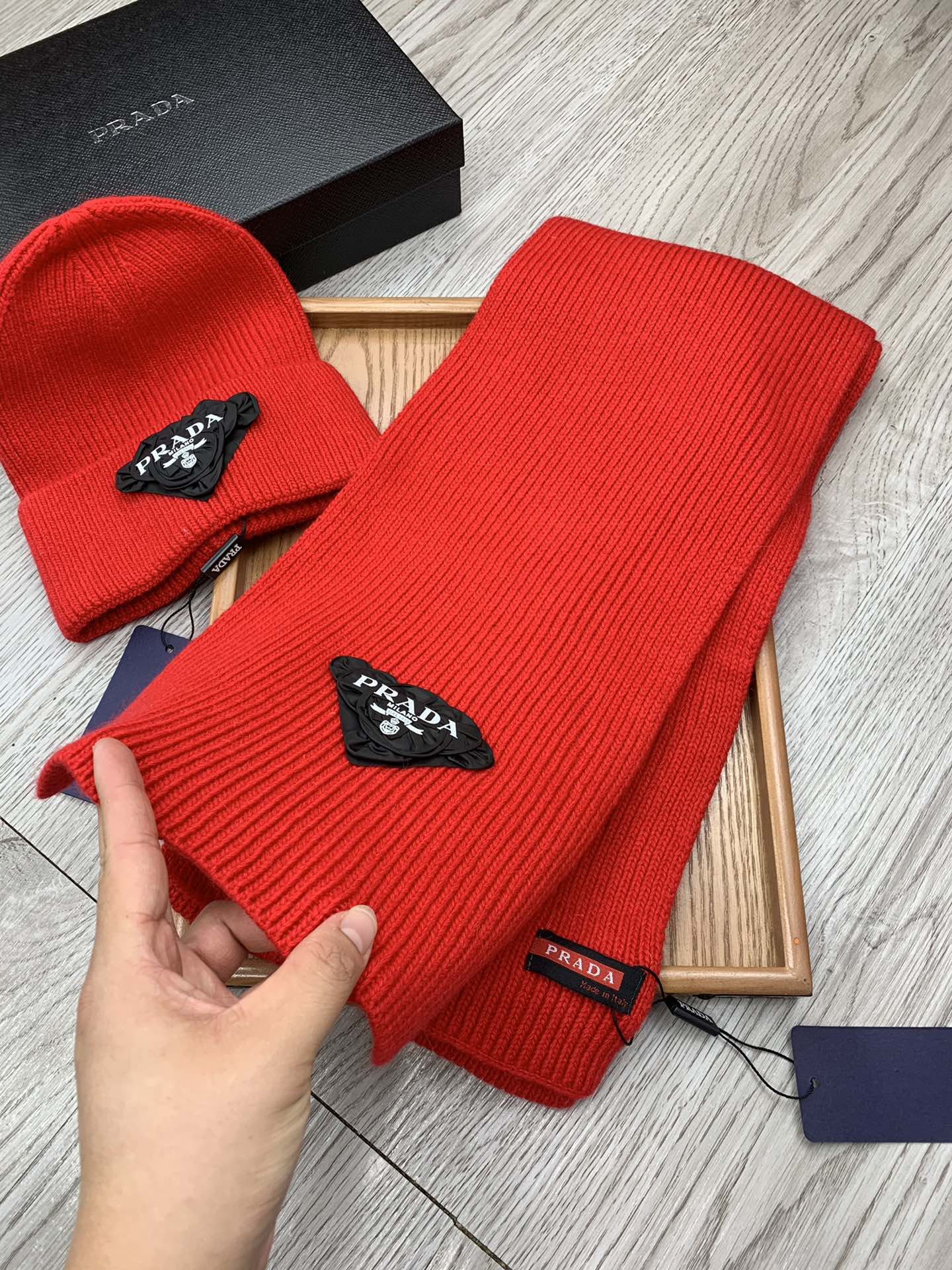 SET SCARF AND HAT IN CHERRY RED WOOL AND RABBIT FUR 386076