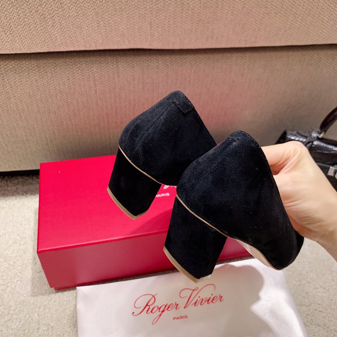 BELLE VIVIER PUMPS IN BLACK SUEDE TORTOISESHELL BUCKLE