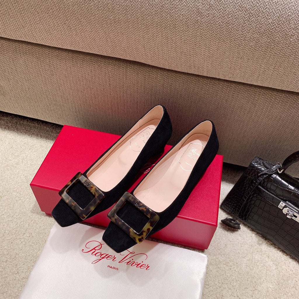 BELLE VIVIER PUMPS IN BLACK SUEDE TORTOISESHELL BUCKLE