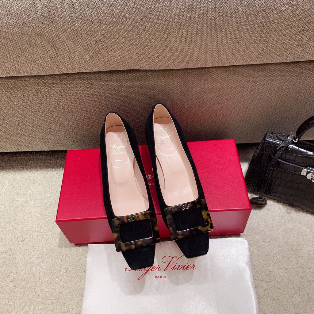 BELLE VIVIER PUMPS IN BLACK SUEDE TORTOISESHELL BUCKLE