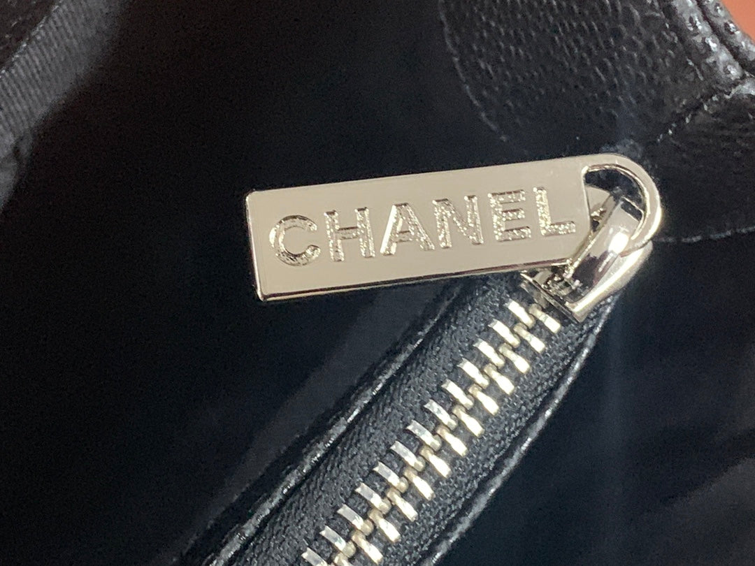 CHANEL 25S MEDALLION TOTE 33 CM IN BLACK CAVIAR WITH SILVER HARDWARE