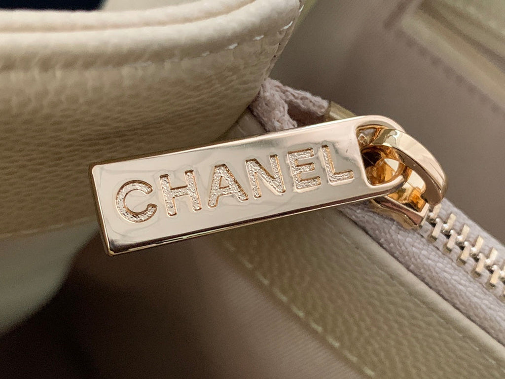 CHANEL 25S MEDALLION TOTE 33 CM IN BEIGE CAVIAR WITH GOLD HARDWARE