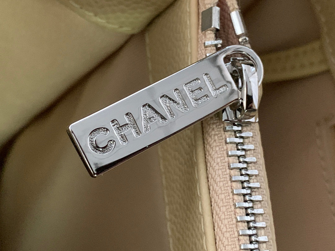 CHANEL 25S MEDALLION TOTE 33 CM IN BEIGE CAVIAR WITH SILVER HARDWARE