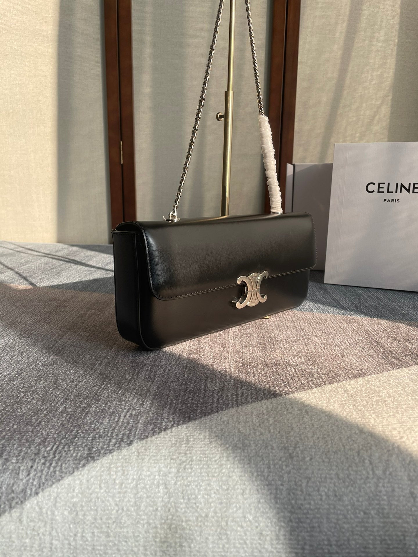 CHAIN SHOULDER BAG CLAUDE 33 IN BLACK CALFSKIN SILVER HARDWARE