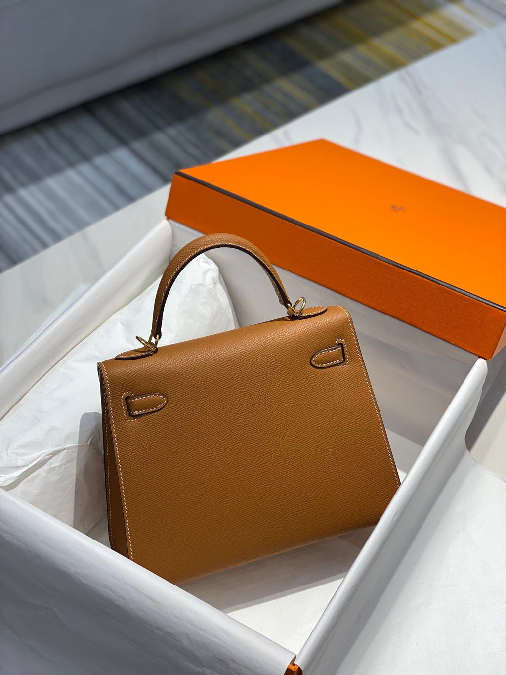 KELLY 28CM IN GOLD EPSOM CALFSKIN GOLD HARDWARE