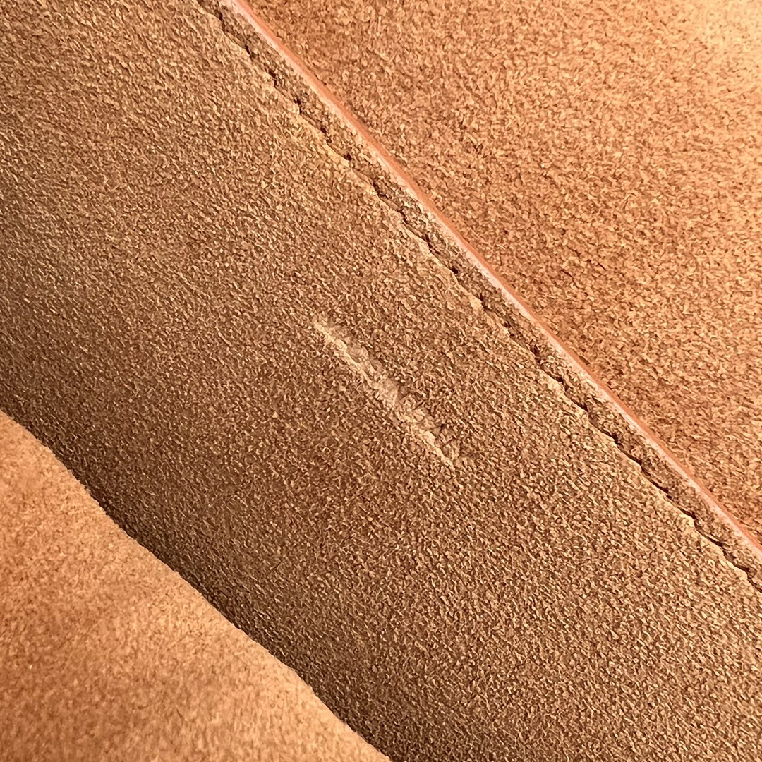 FOLCO CUIR TRIOMPHE 18 IN RED BROWN CALFSKIN