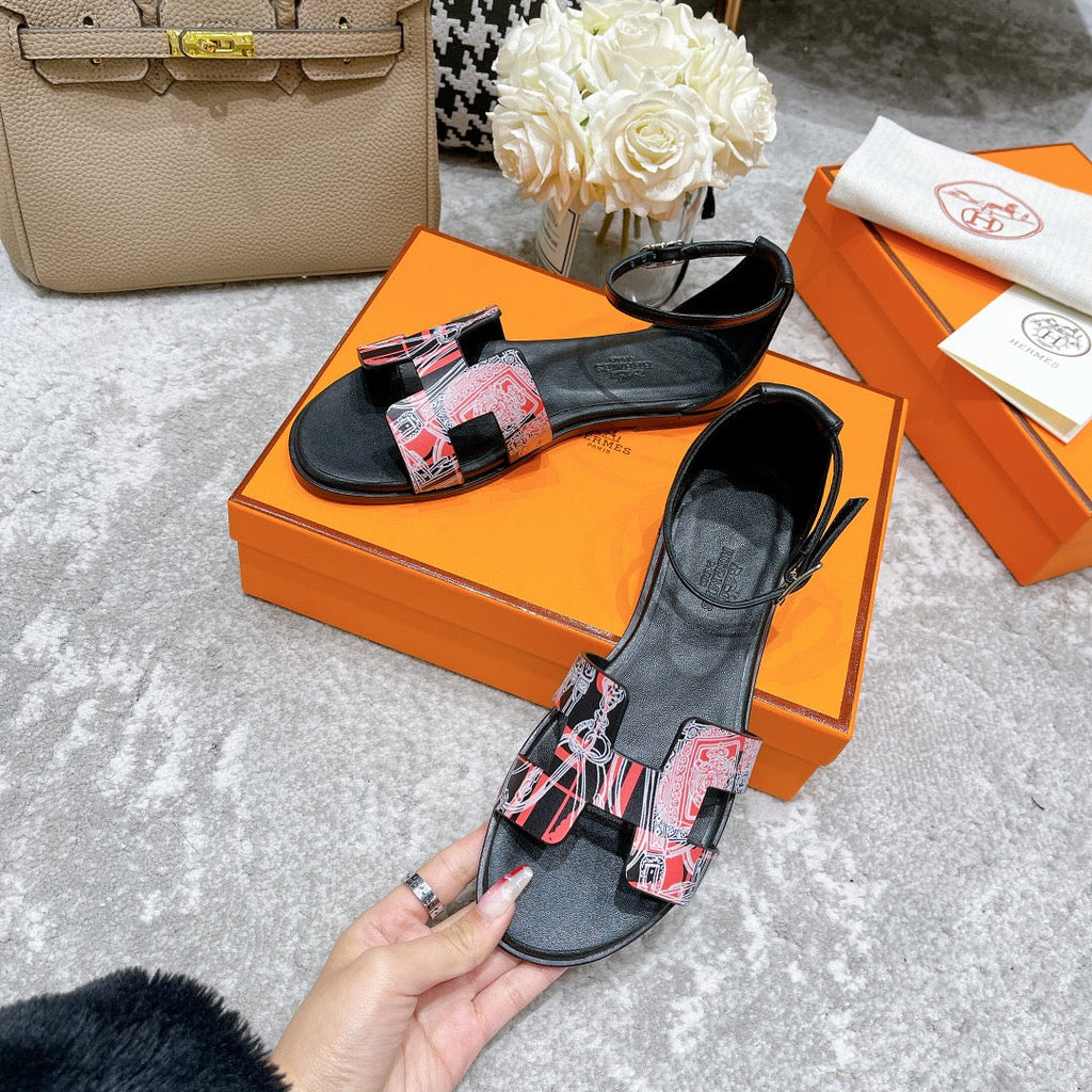 SANTORINI SANDAL BLACK CALFSKIN WITH PATTERN