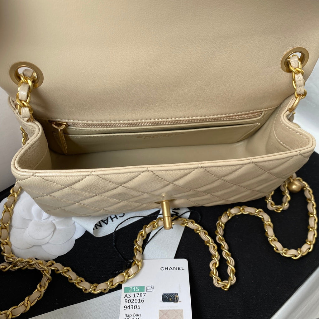 CHANEL 25S FLAP BAG 20 IN BEIGE LAMBSKIN WITH GOLD HARDWARE