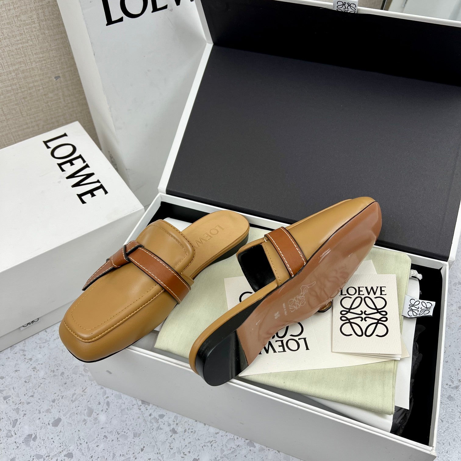 LW GATE BROWN BELTED MULE CAMEL CALFSKIN