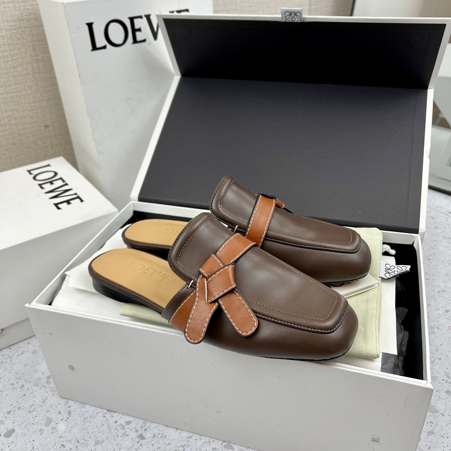 LW GATE BROWN BELTED MULE CHOCOLATE CALFSKIN