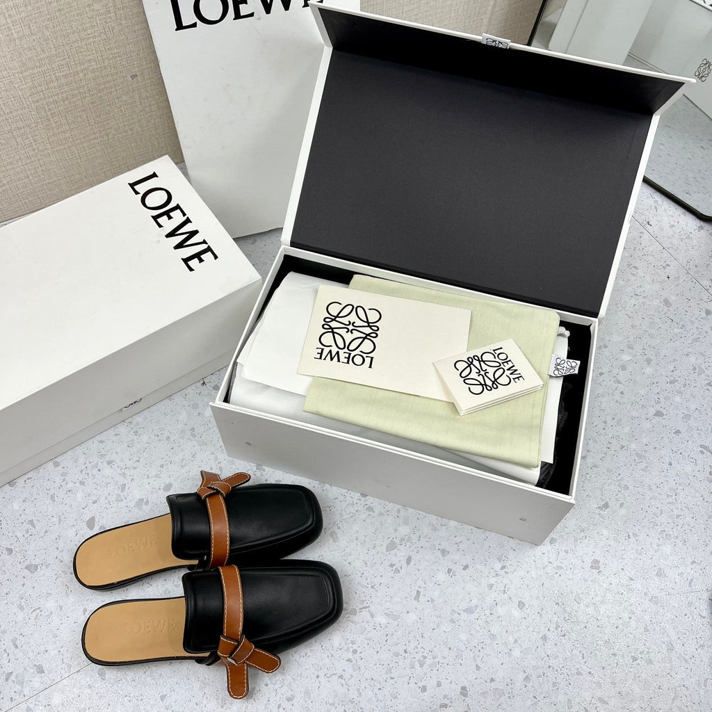 LW GATE BROWN BELTED MULE BLACK CALFSKIN