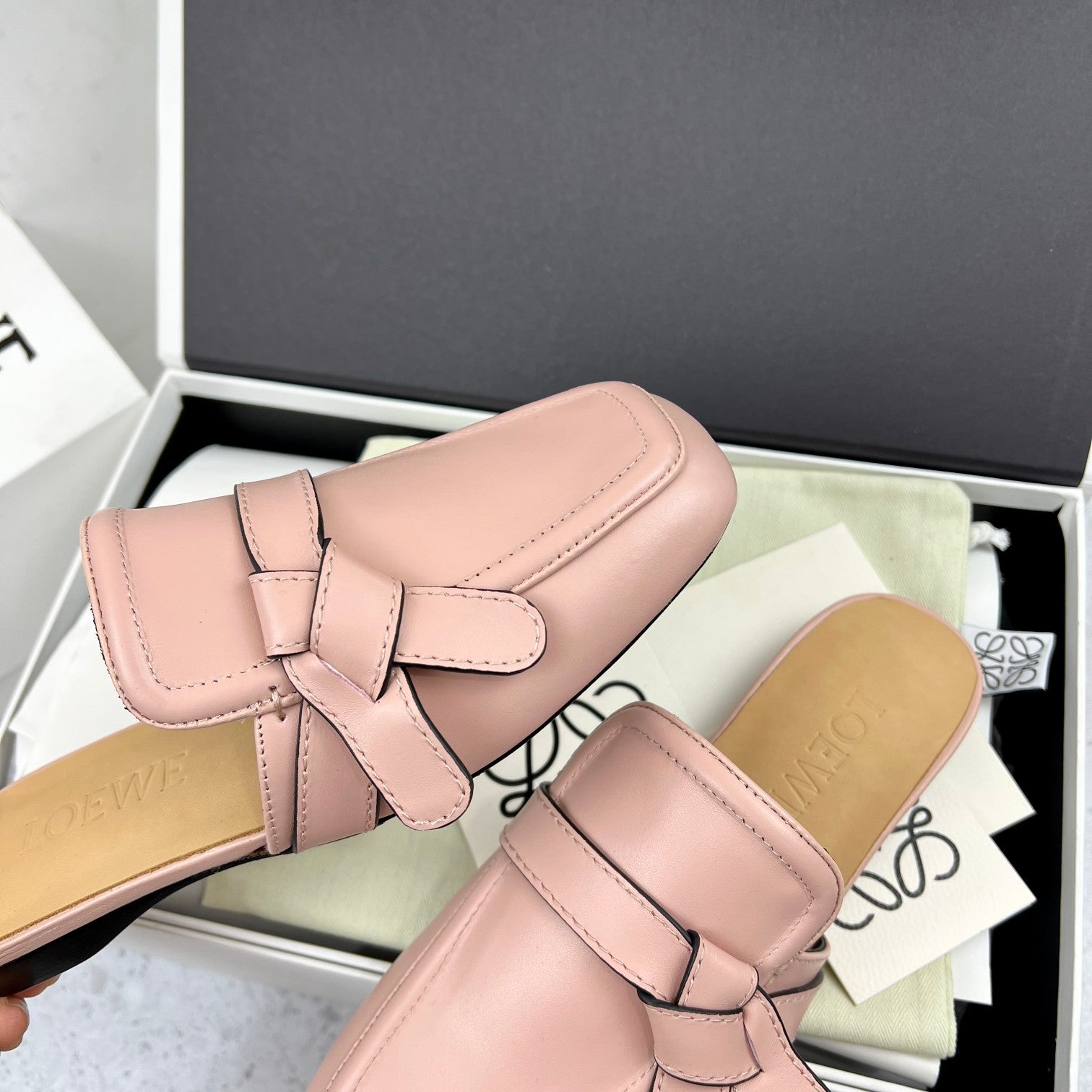 LW GATE BELTED MULE LIGHT PINK CALFSKIN