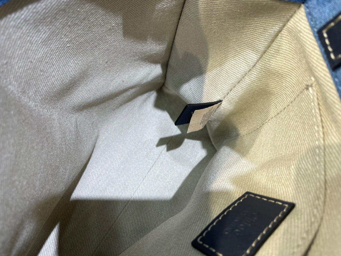 SMALL STRAP WOODY TOTE BAG 26.5 IN BLUE DENIM CANVAS DARK BLUE CALFSKIN