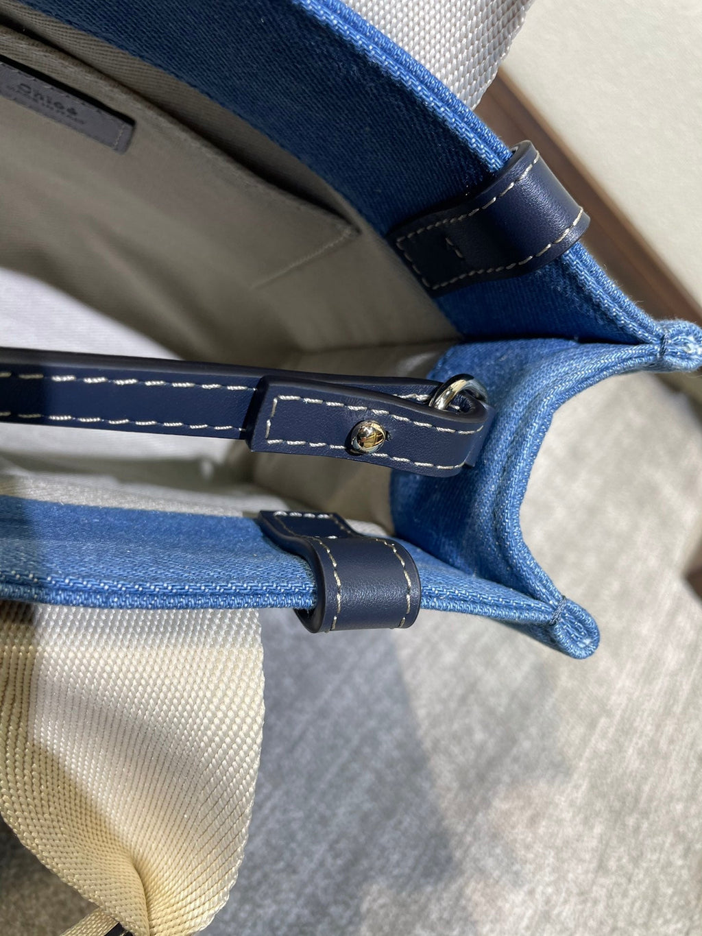 SMALL STRAP WOODY TOTE BAG 26.5 IN BLUE DENIM CANVAS DARK BLUE CALFSKIN