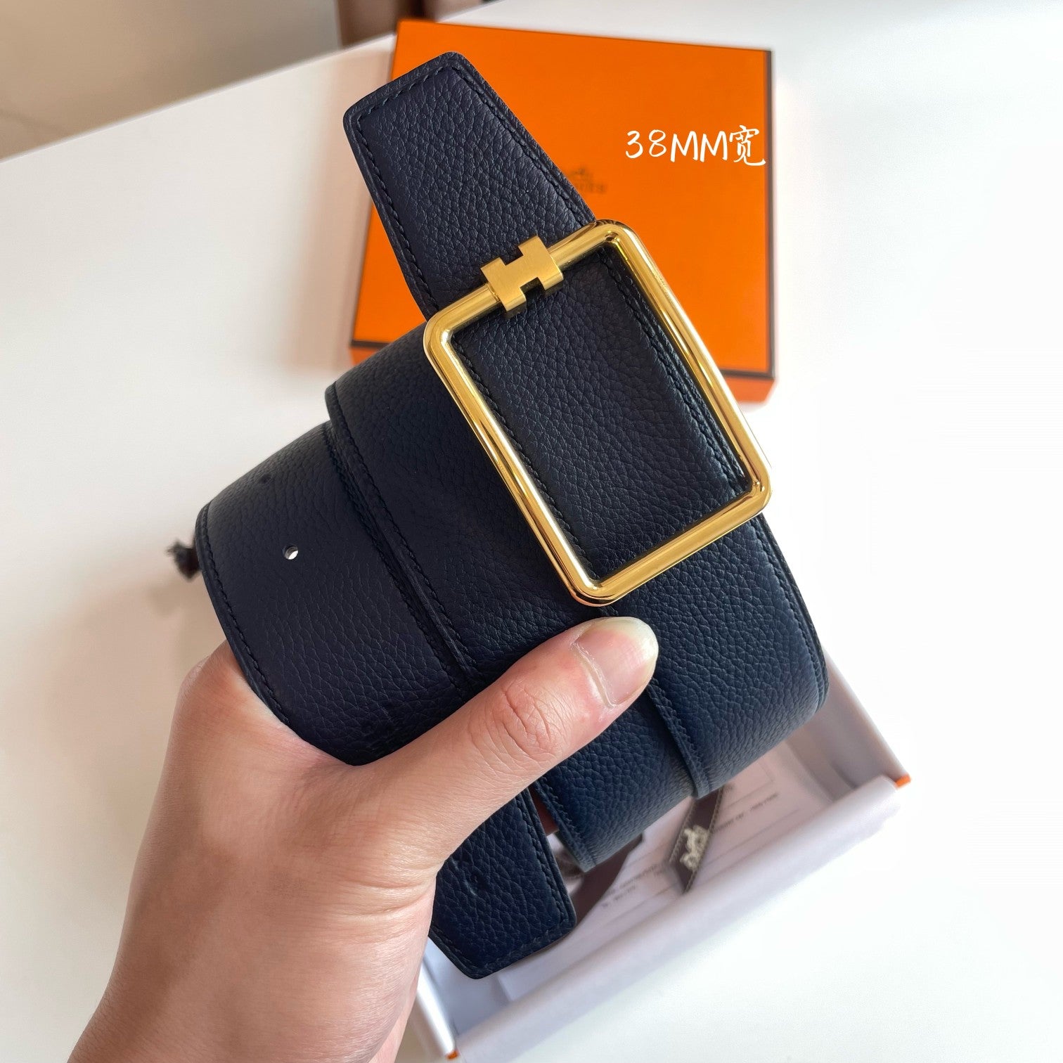 TUBE H BELT GOLD BUCKLE & REVERSIBLE NAVY BLUE LEATHER STRAP 38MM