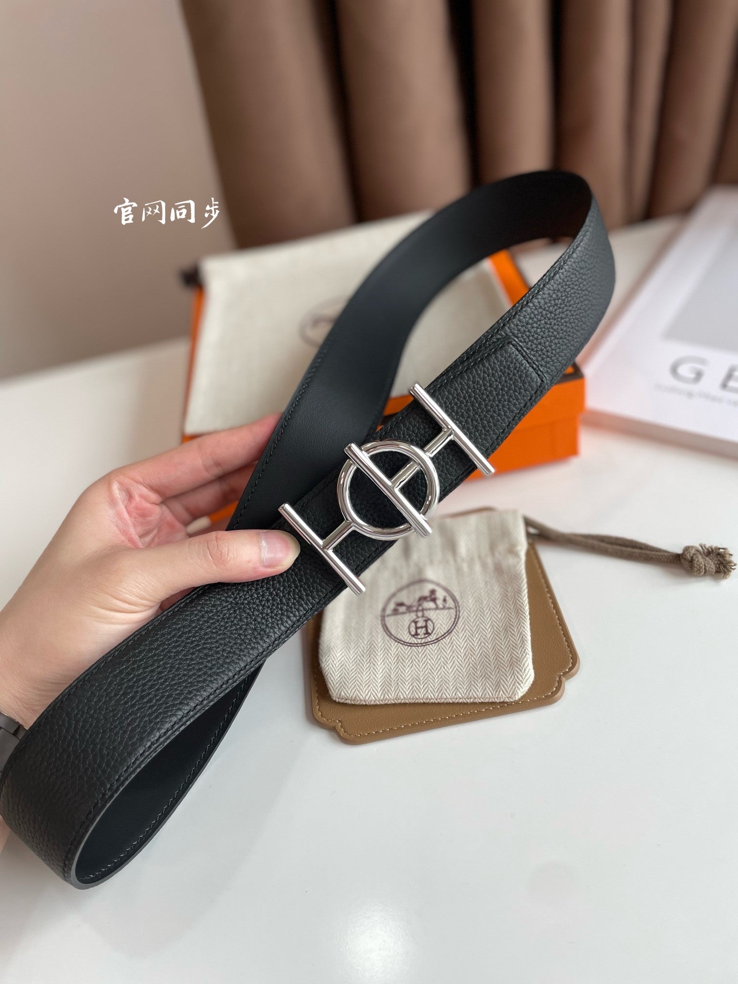 ULYSSE BELT BUCKLE & REVERSIBLE BLACK LEATHER STRAP 38MM SILVER HARDWARE