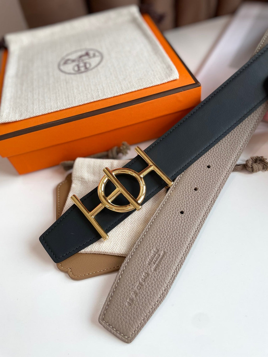 ULYSSE BELT BUCKLE & REVERSIBLE KHAKI BROWN LEATHER STRAP 38MM GOLD HARDWARE