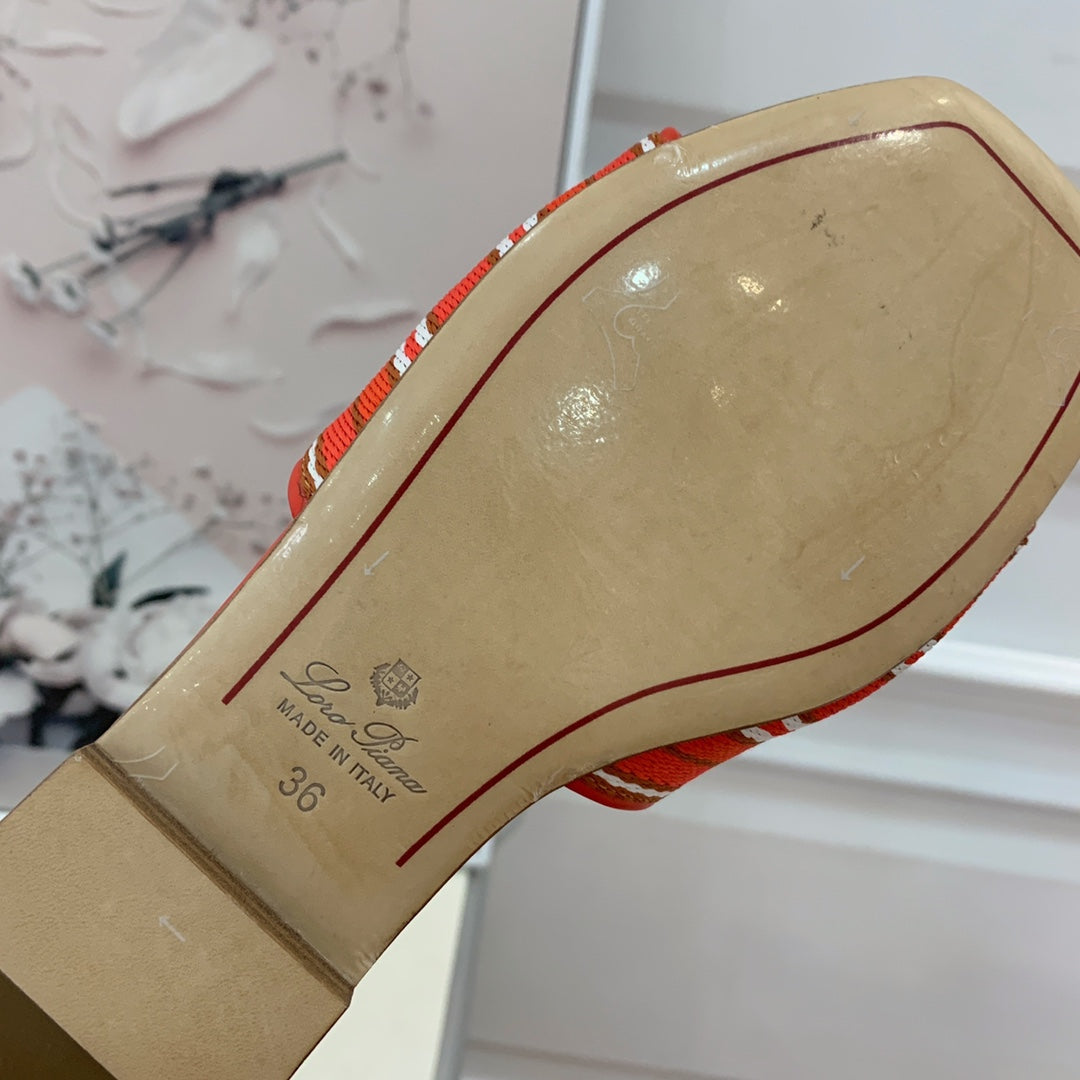 LP RAFFIA CHARMS FLATS SANDAL ORANGE AND WHITE CALFSKIN