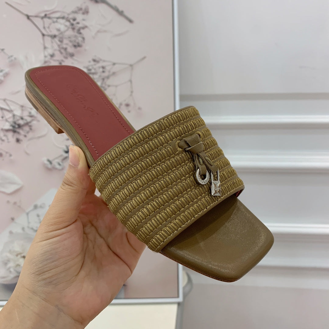 LP RAFFIA CHARMS FLATS SANDAL OLIVE CALFSKIN