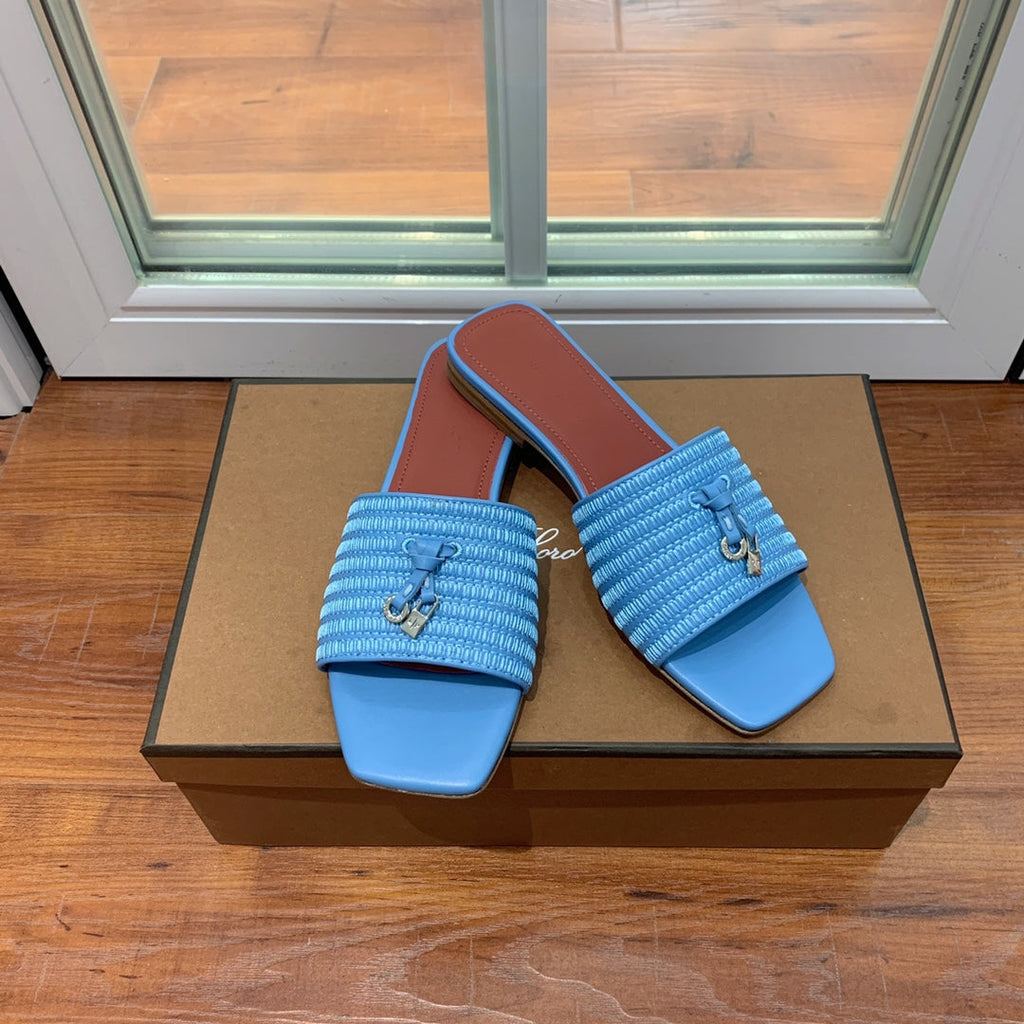 LP RAFFIA CHARMS FLATS SANDAL SKY CALFSKIN