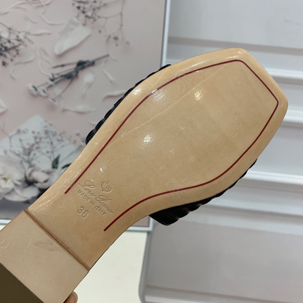 LP RAFFIA CHARMS FLATS SANDAL BLACK CALFSKIN