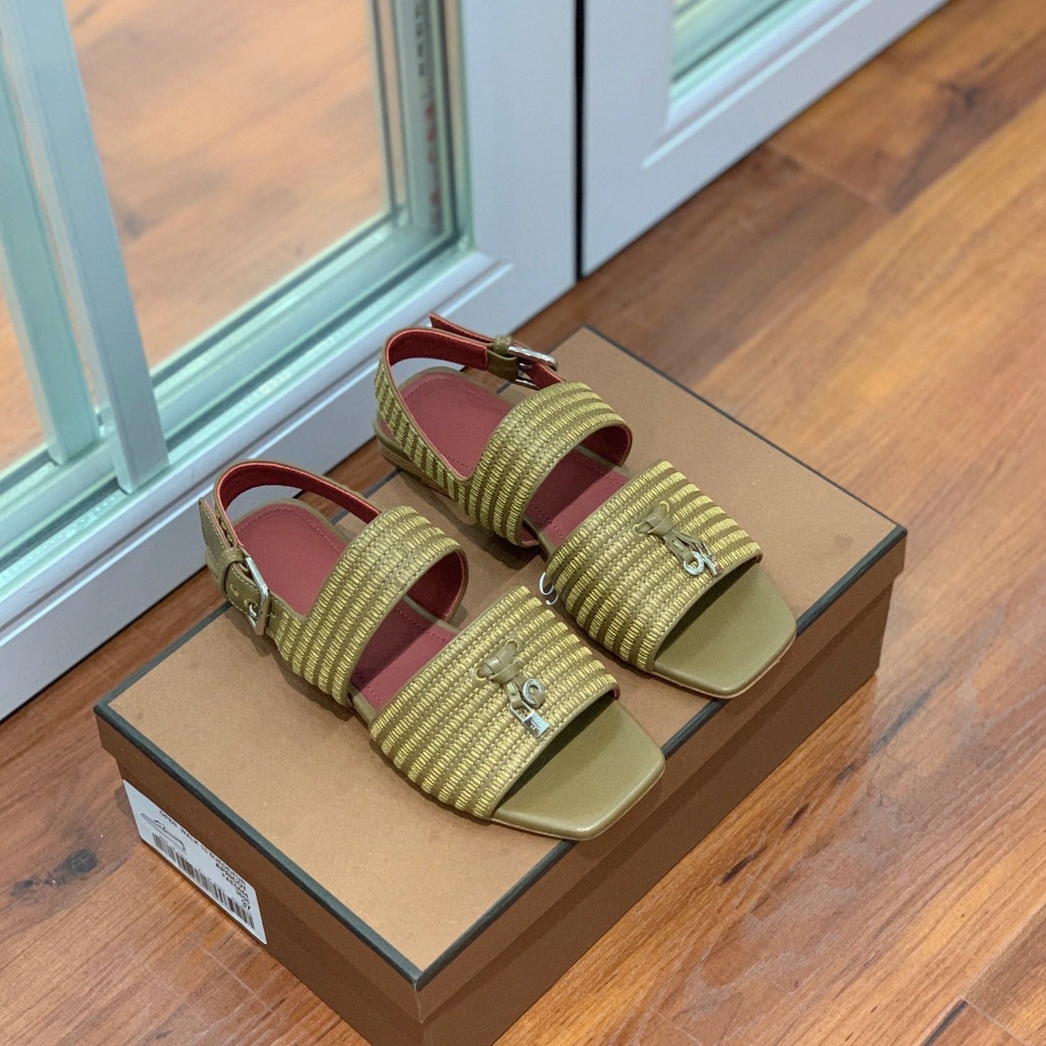 LP RAFFIA CHARMS STRAP FLATS SANDAL OLIVE CALFSKIN