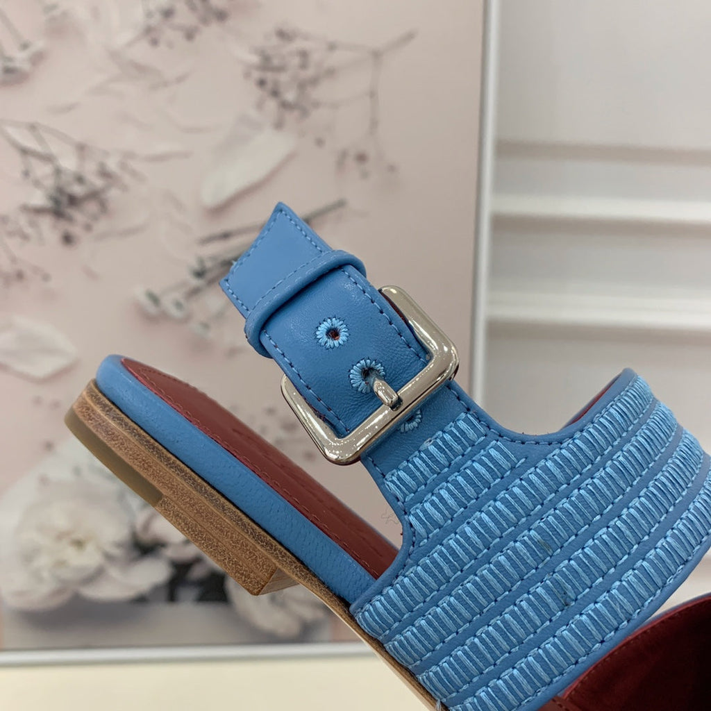 LP RAFFIA CHARMS STRAP FLATS SANDAL SKY CALFSKIN