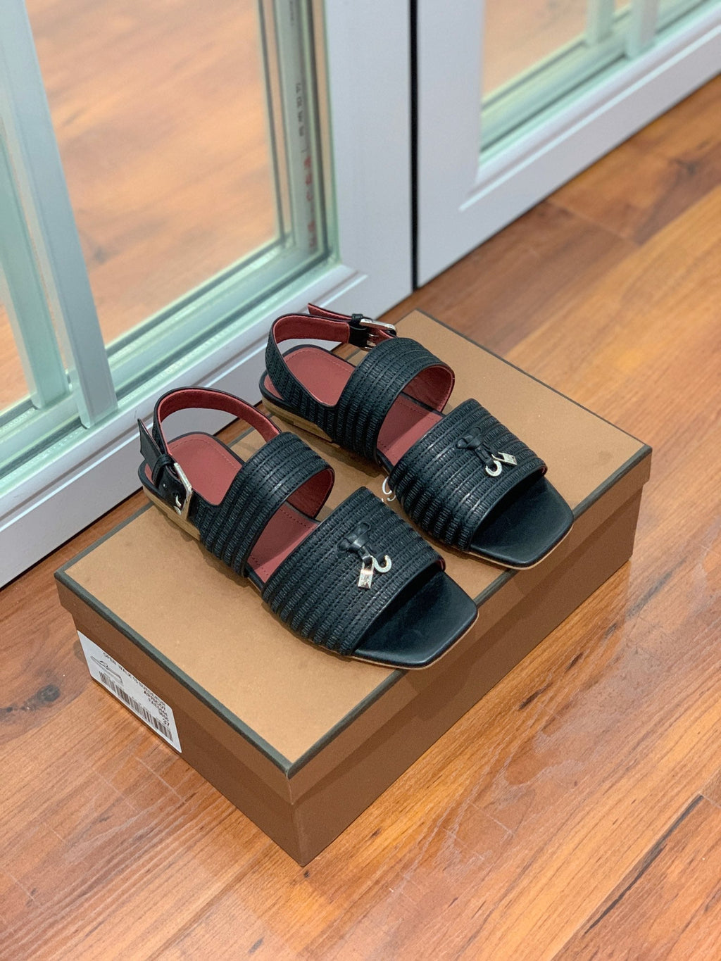 LP RAFFIA CHARMS STRAP FLATS SANDAL BLACK CALFSKIN