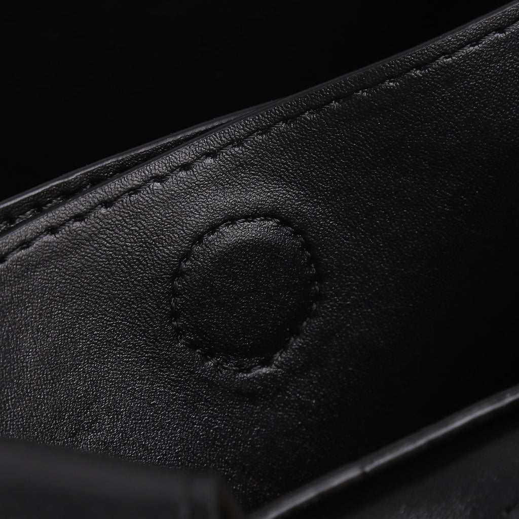 PRA 18 DYNAMIQUE LOGO TOTE BAG IN BLACK CALFSKIN