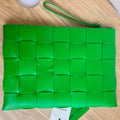 LARGE CASSETTE POUCH 35 IN MALACHITE GREEN CALFSKIN