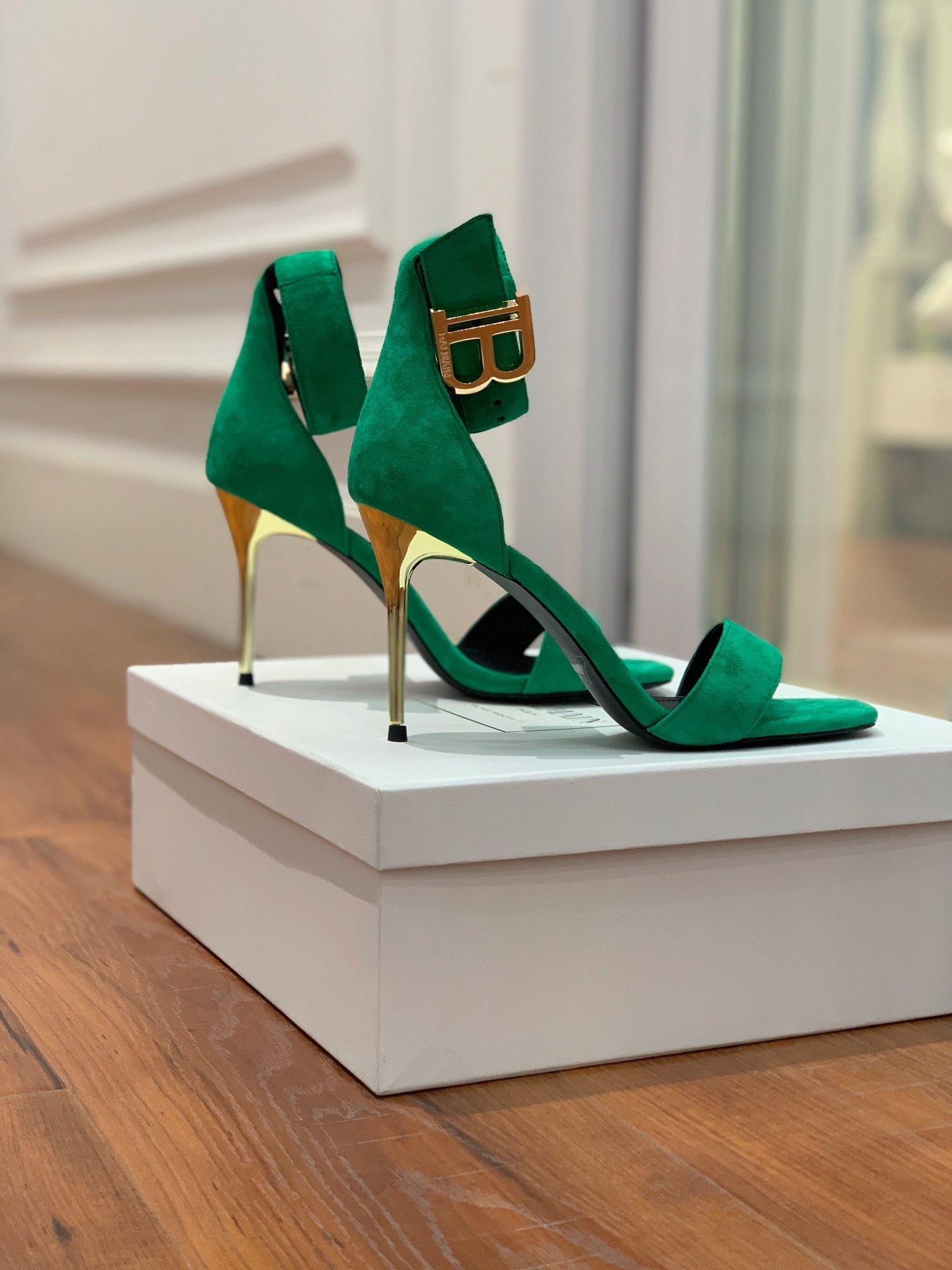 BALMAIN 25S THIN STRAP HIGH HEELS 105MM IN GREEN SUEDE GOLD HARDWARE