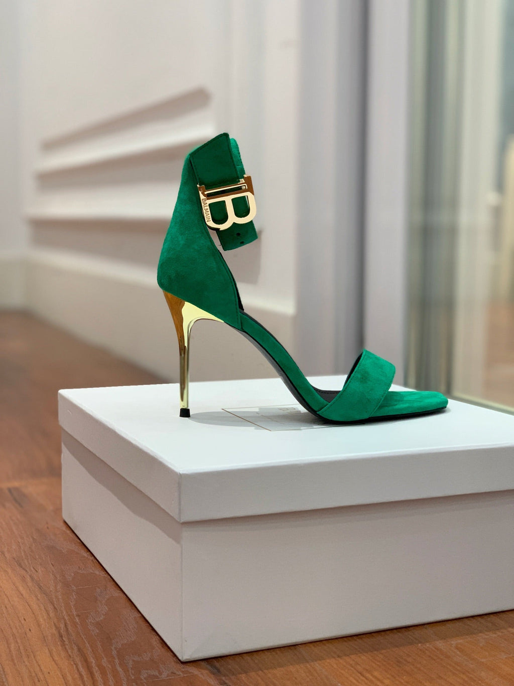 BALMAIN 25S THIN STRAP HIGH HEELS 105MM IN GREEN SUEDE GOLD HARDWARE