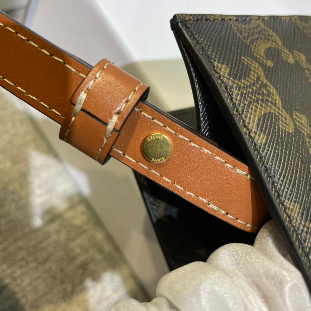 TRIOMPHE  32 BLUE IN PATTERN CALFSKIN