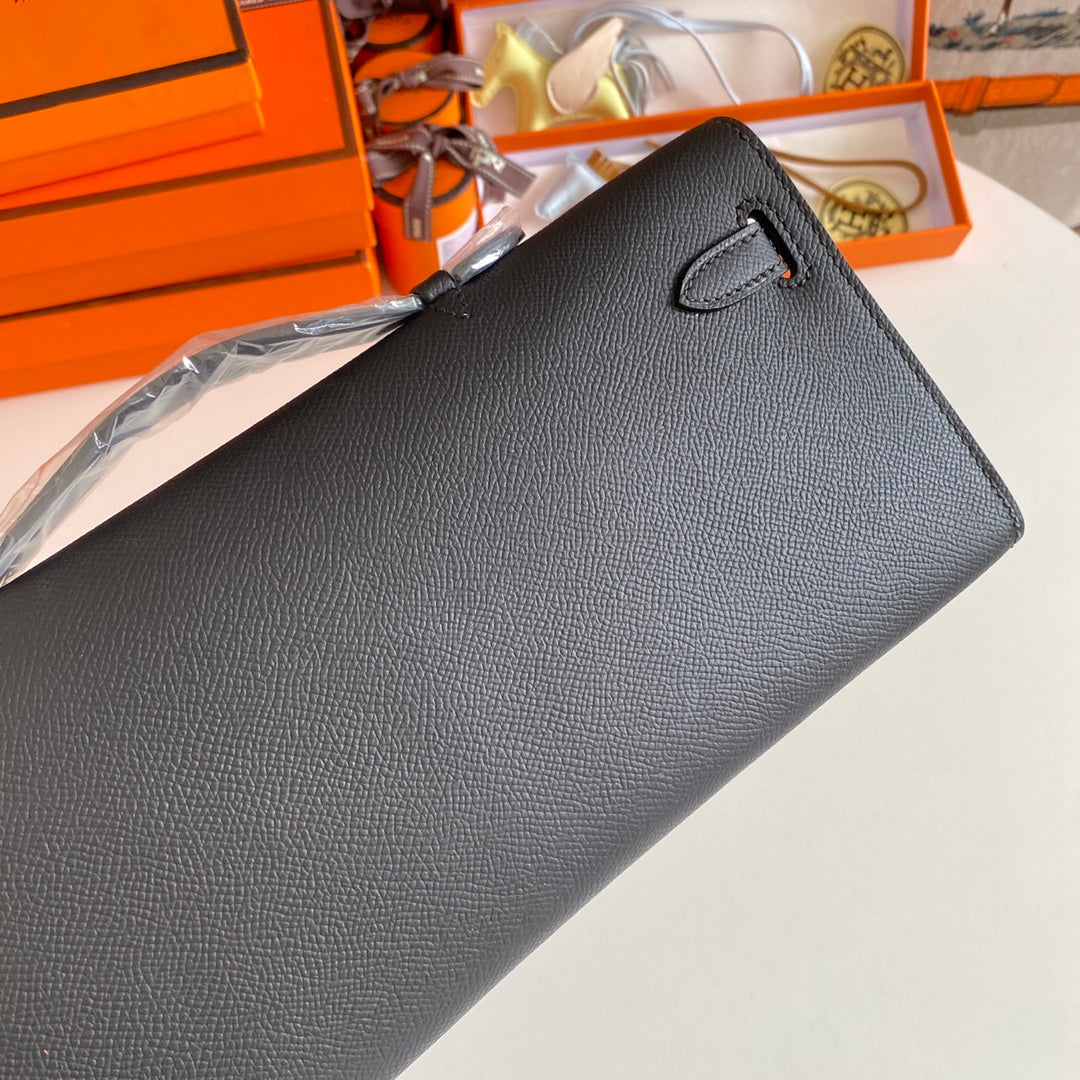 KELLY CUT 31 IN BLACK CALFSKIN WITH SILVER HARDWARE