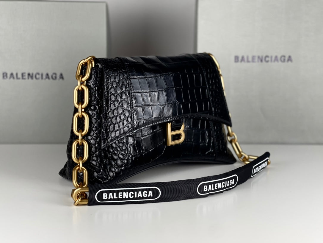 DOWNTOWN SHOULDER BAG 29 IN BLACK CROCODILE EMBOSSED CALFSKIN GOLD HARDWARE