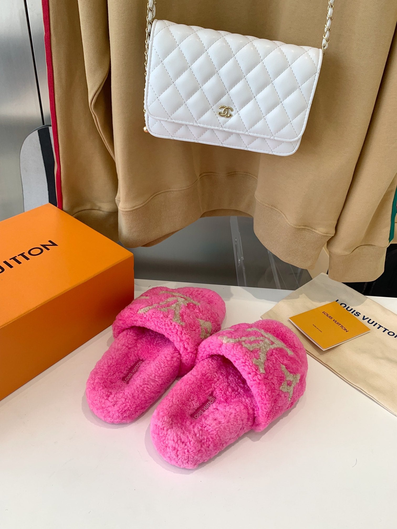 LV WOMEN'S PASEO FLAT SLIPPER IN BRIGHT PINK FLEECE WITH TAN BROWN LOGO