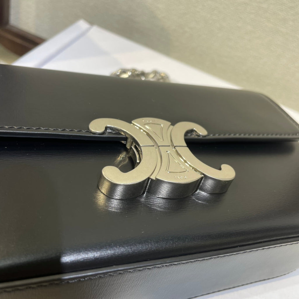 CHAIN EMBOSSED ARMPIT BAG 20 IN BLACK CALFSKIN SILVER HARDWARE