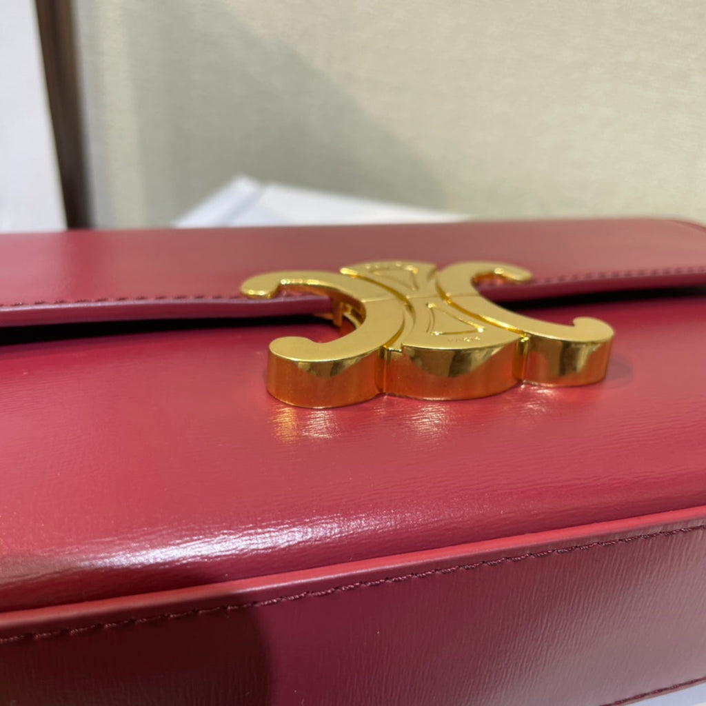 CHAIN EMBOSSED ARMPIT BAG 20 IN WINE RED CALFSKIN