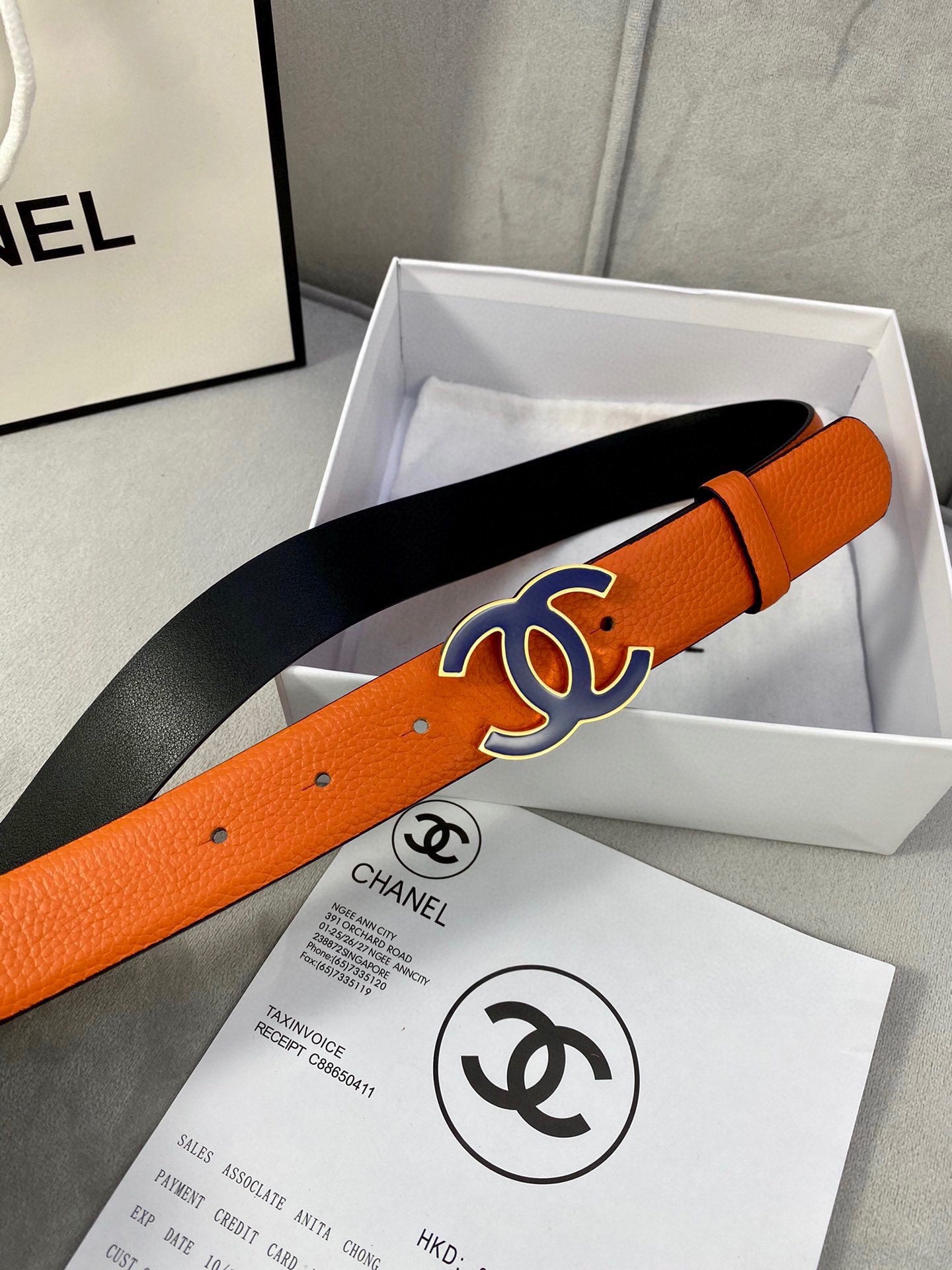 CC 30MM BELT IN FIRE ORANGE GRAINED CALFSKIN WITH NAVY BLUE METAL LOGO