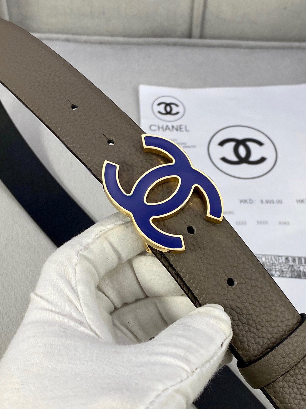 CC 30MM BELT IN MOCHA BROWN GRAINED CALFSKIN WITH NAVY BLUE LOGO