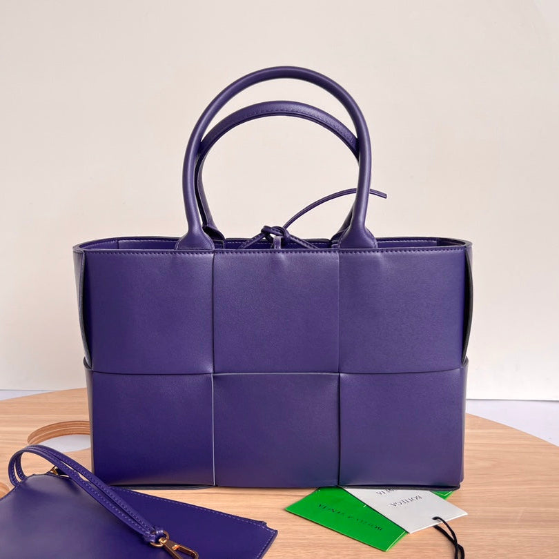 SMALL ARCO TOTE 30 IN EAST BAY PURPLE LAMBSKIN